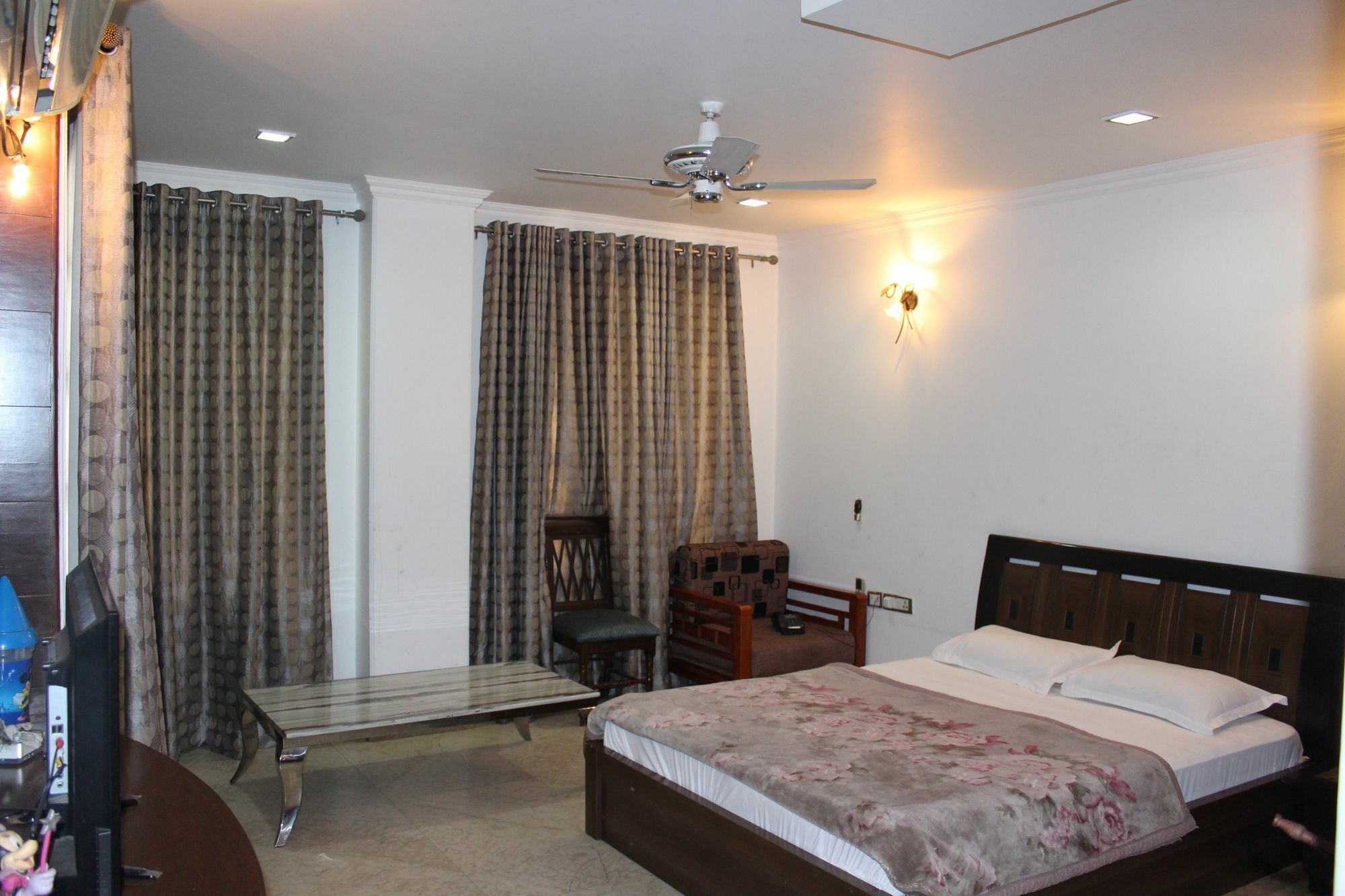 Hotel Livia Residency Neu-Delhi Exterior foto